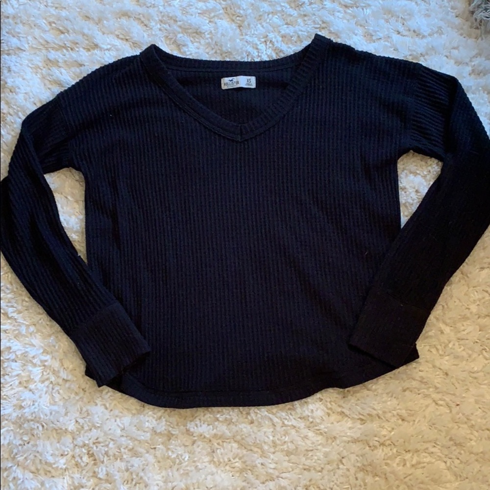 Black hollister sweater